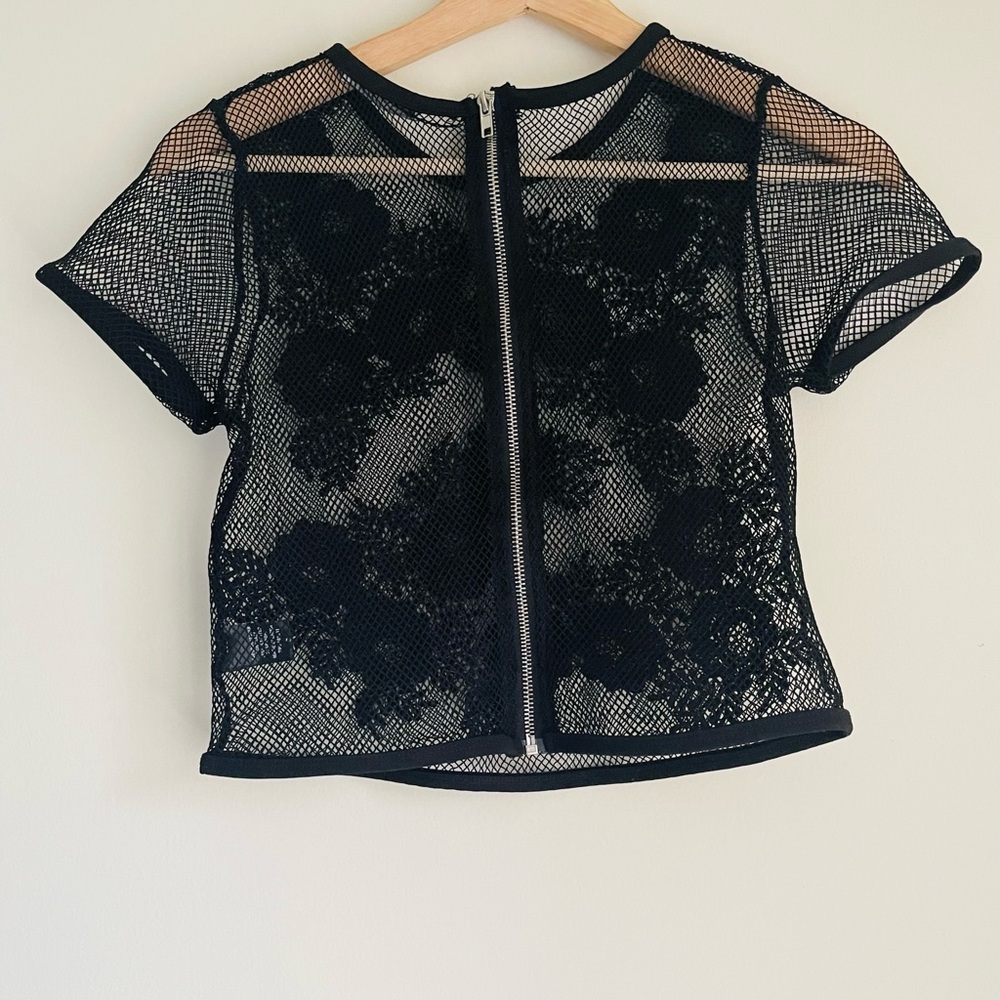 Women's Fishnet Floral Lace Crochet Short Sleeve Crop Top Sexy Scallop Blouse